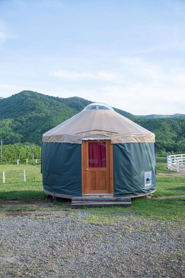 Hotel The Yurts At Margo'S Garden, Kiroro à Akaigawa Extérieur photo